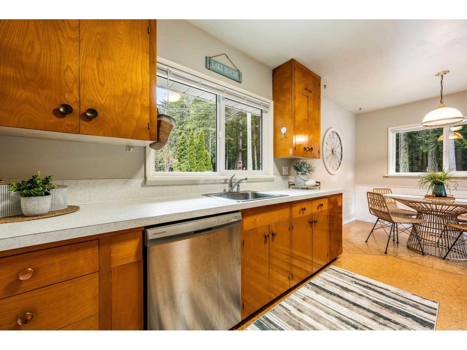 404 Birch Street, Cultus Lake North, Cultus Lake, British Columbia  V2R 4Z3 - Photo 13 - R3059095