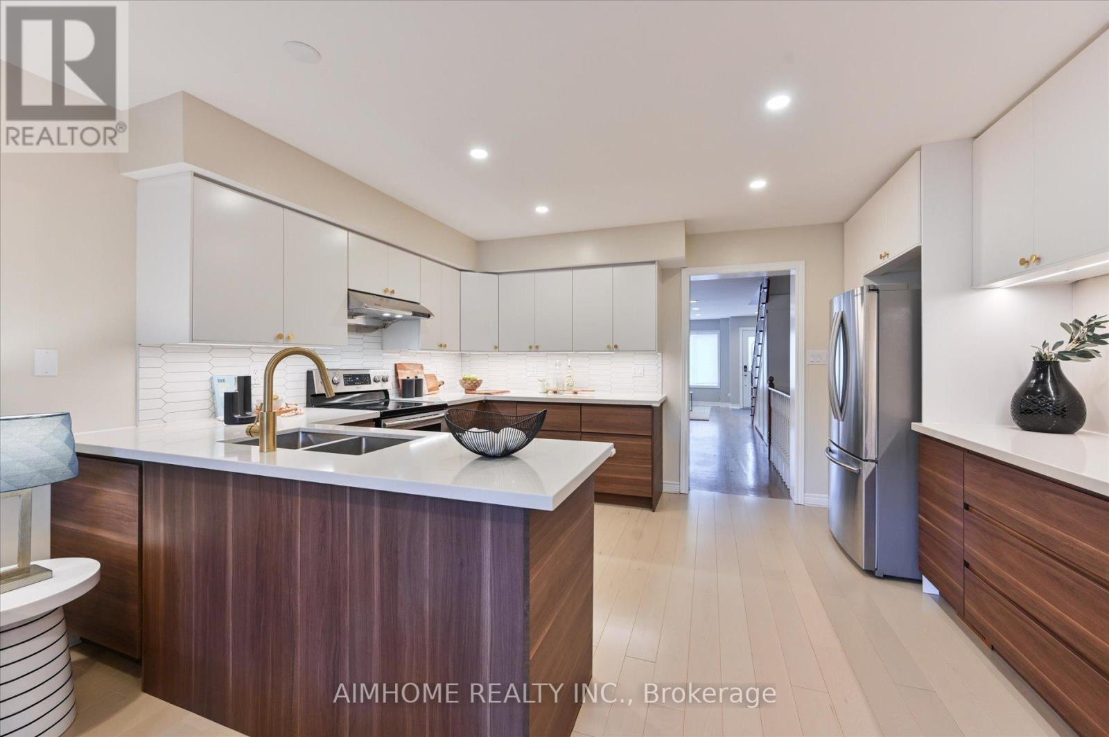 150 Gowan Avenue, Toronto, Ontario  M4J 2K6 - Photo 10 - E12465847