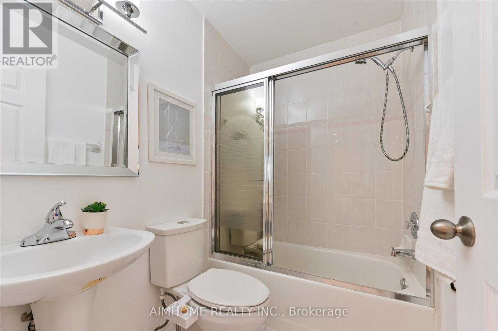150 Gowan Avenue, Toronto, Ontario  M4J 2K6 - Photo 20 - E12465847