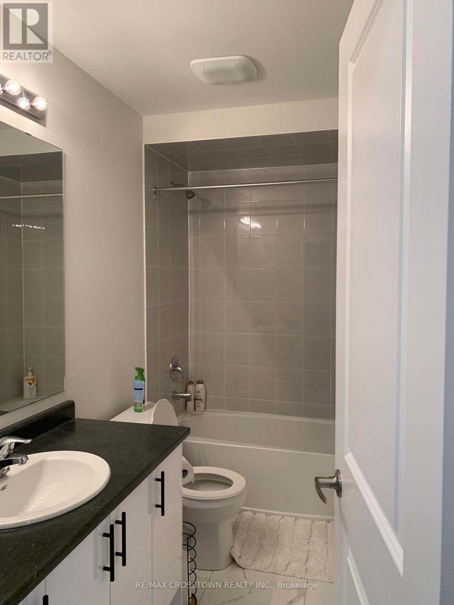 20 Rochester Drive, Barrie, Ontario  L9S 2Z8 - Photo 8 - S12453633