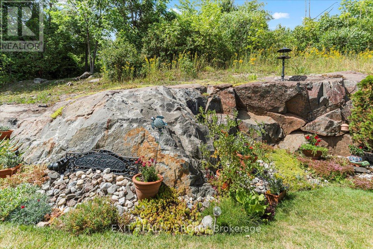 20 Gladstone Street, Madoc, Ontario  K0K 2K0 - Photo 30 - X12466686