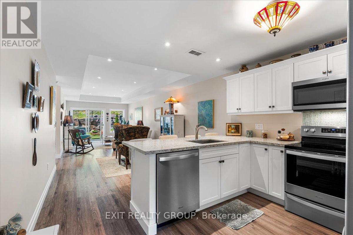 20 Gladstone Street, Madoc, Ontario  K0K 2K0 - Photo 6 - X12466686