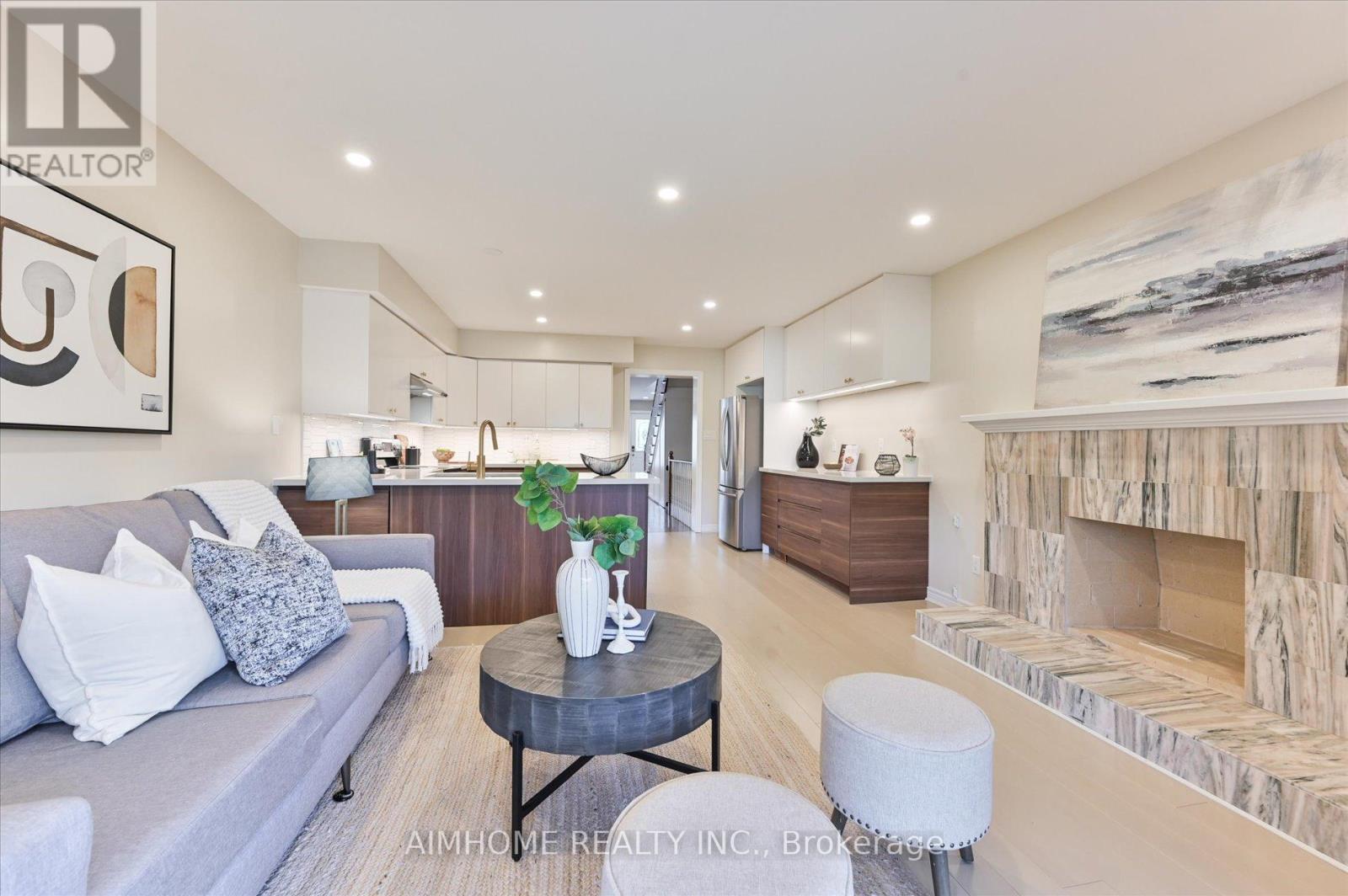 150 Gowan Avenue, Toronto, Ontario  M4J 2K6 - Photo 9 - E12465847