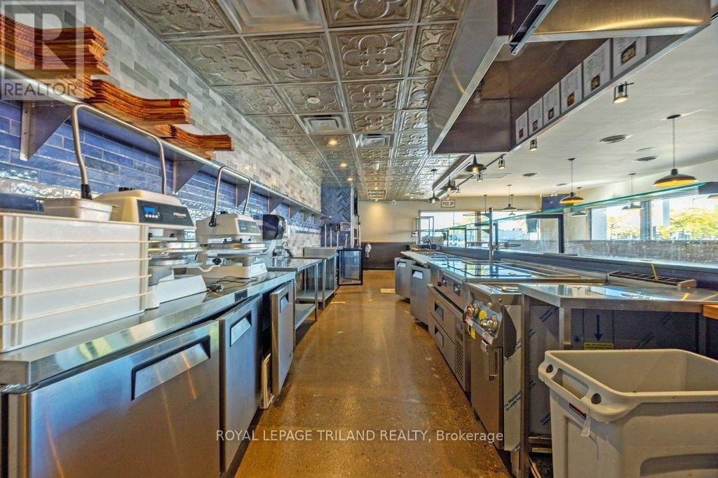 985 Talbot Street, St. Thomas, Ontario N5P 1E9 - Photo 21 - X12466634