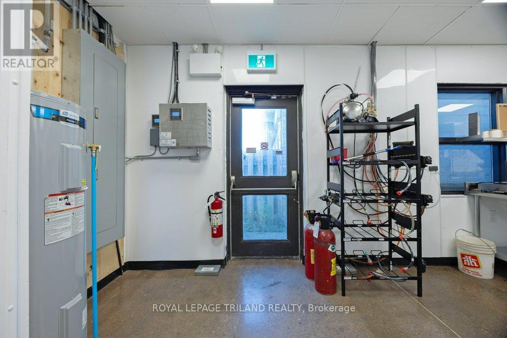 985 Talbot Street, St. Thomas, Ontario N5P 1E9 - Photo 28 - X12466634