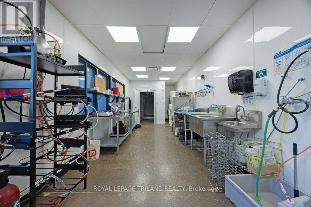 985 Talbot Street, St. Thomas, Ontario N5P 1E9 - Photo 29 - X12466634