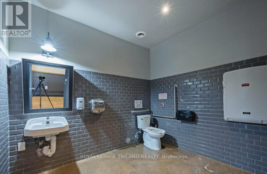 985 Talbot Street, St. Thomas, Ontario N5P 1E9 - Photo 35 - X12466634