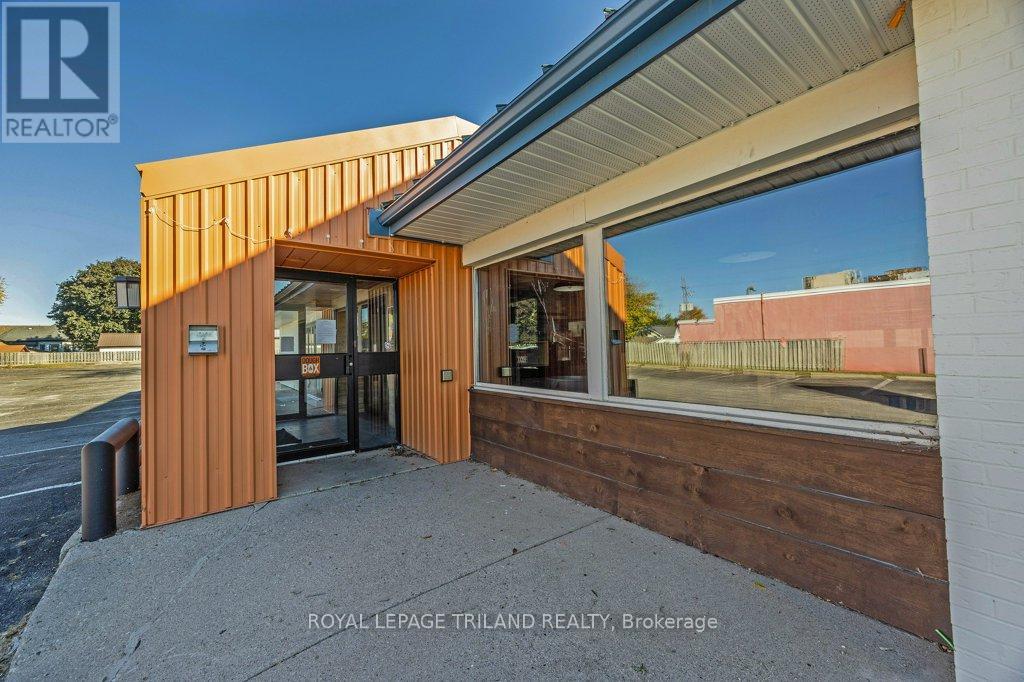 985 Talbot Street, St. Thomas, Ontario N5P 1E9 - Photo 5 - X12466634