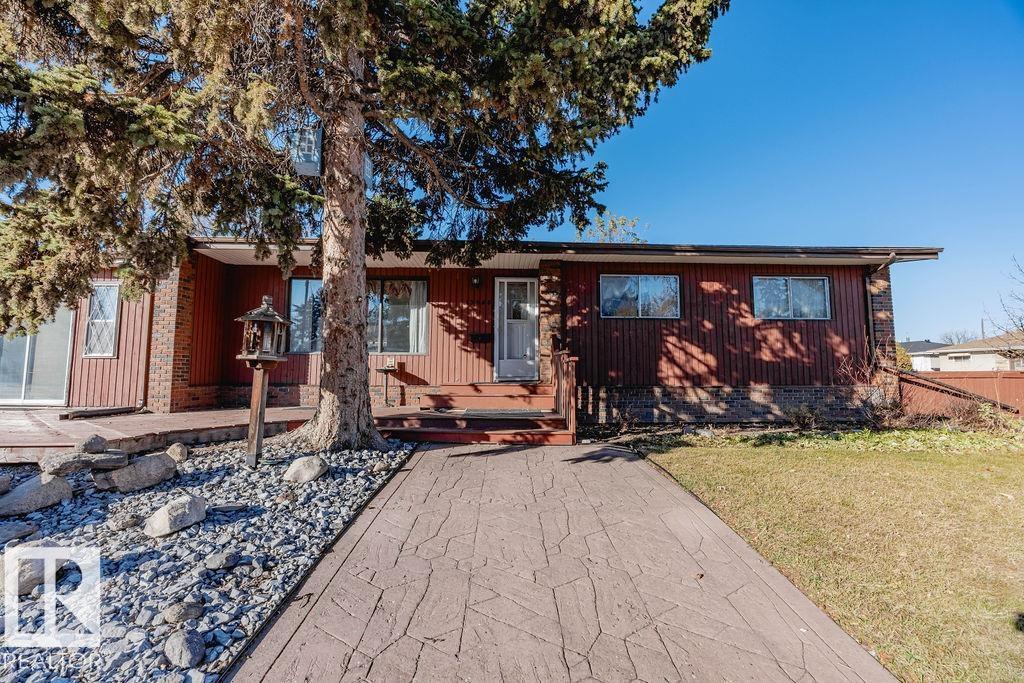 13546 90 St Nw, Edmonton, Alberta  T5E 3N1 - Photo 2 - E4462365
