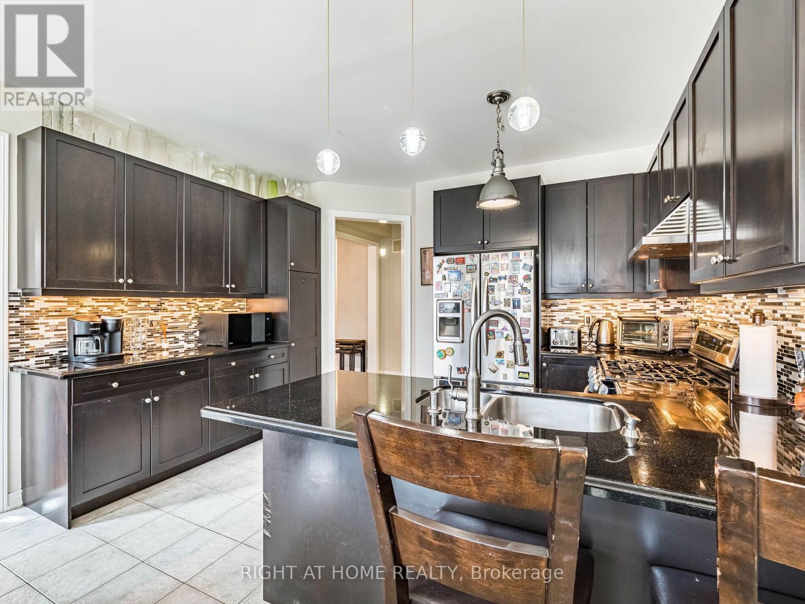 405 Scott Boulevard, Milton, Ontario  L9T 0T1 - Photo 13 - W12451010