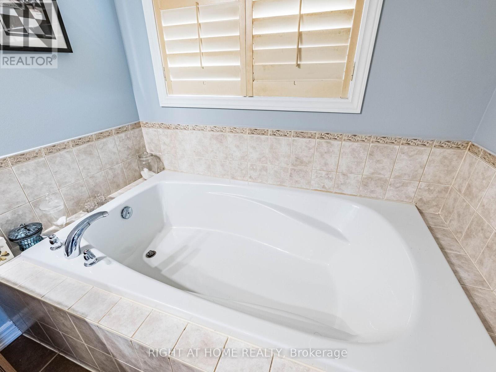 405 Scott Boulevard, Milton, Ontario  L9T 0T1 - Photo 34 - W12451010