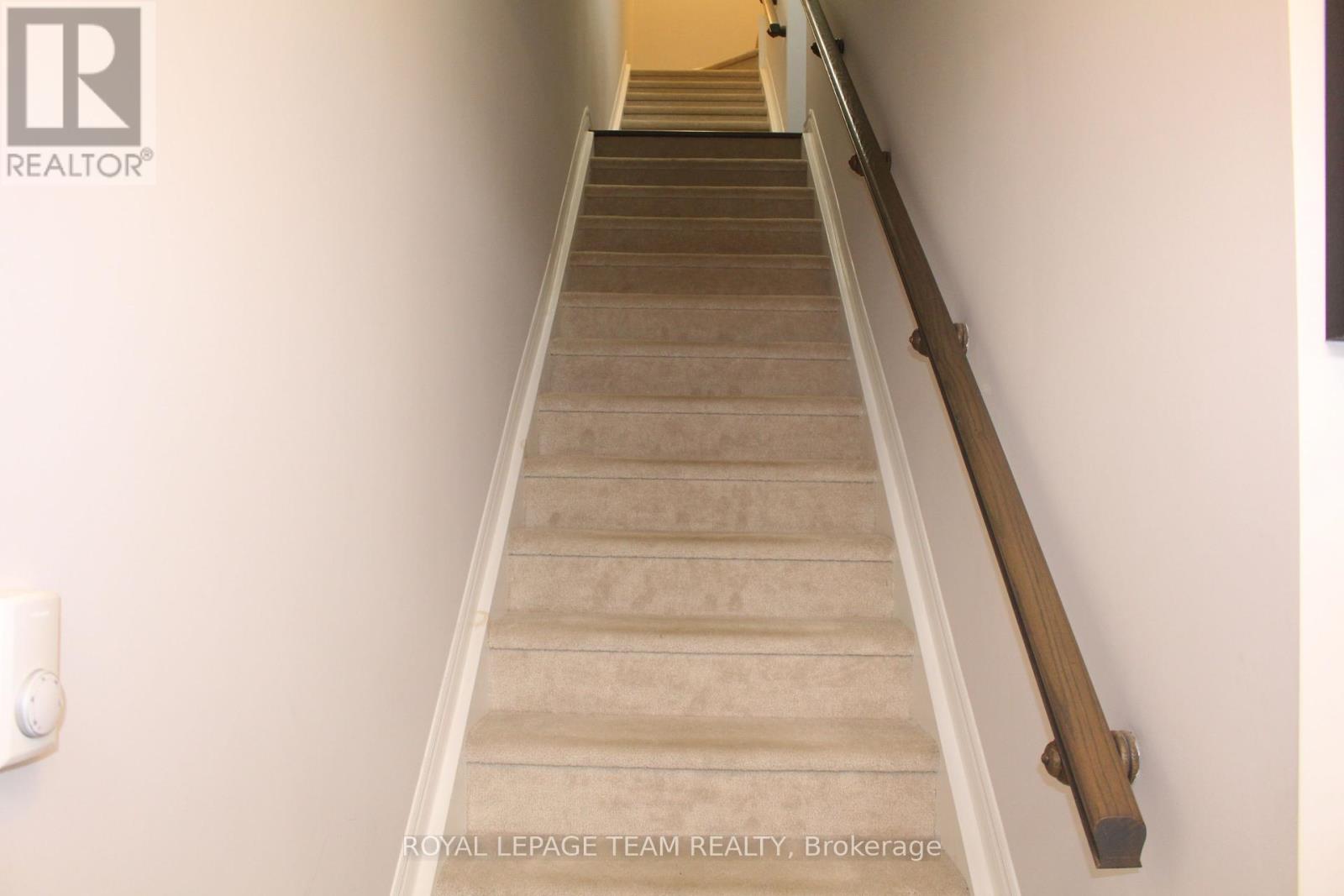 135 Walleye Private, Ottawa, Ontario  K2J 6R2 - Photo 3 - X12466683