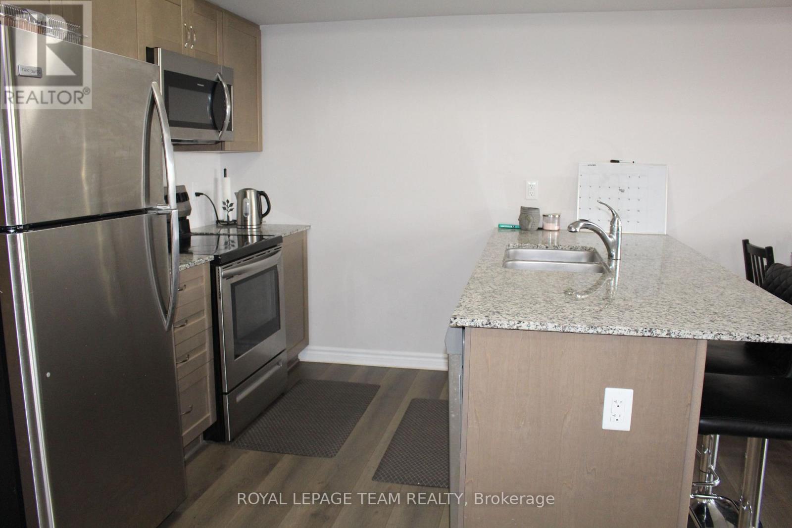 135 Walleye Private, Ottawa, Ontario  K2J 6R2 - Photo 6 - X12466683
