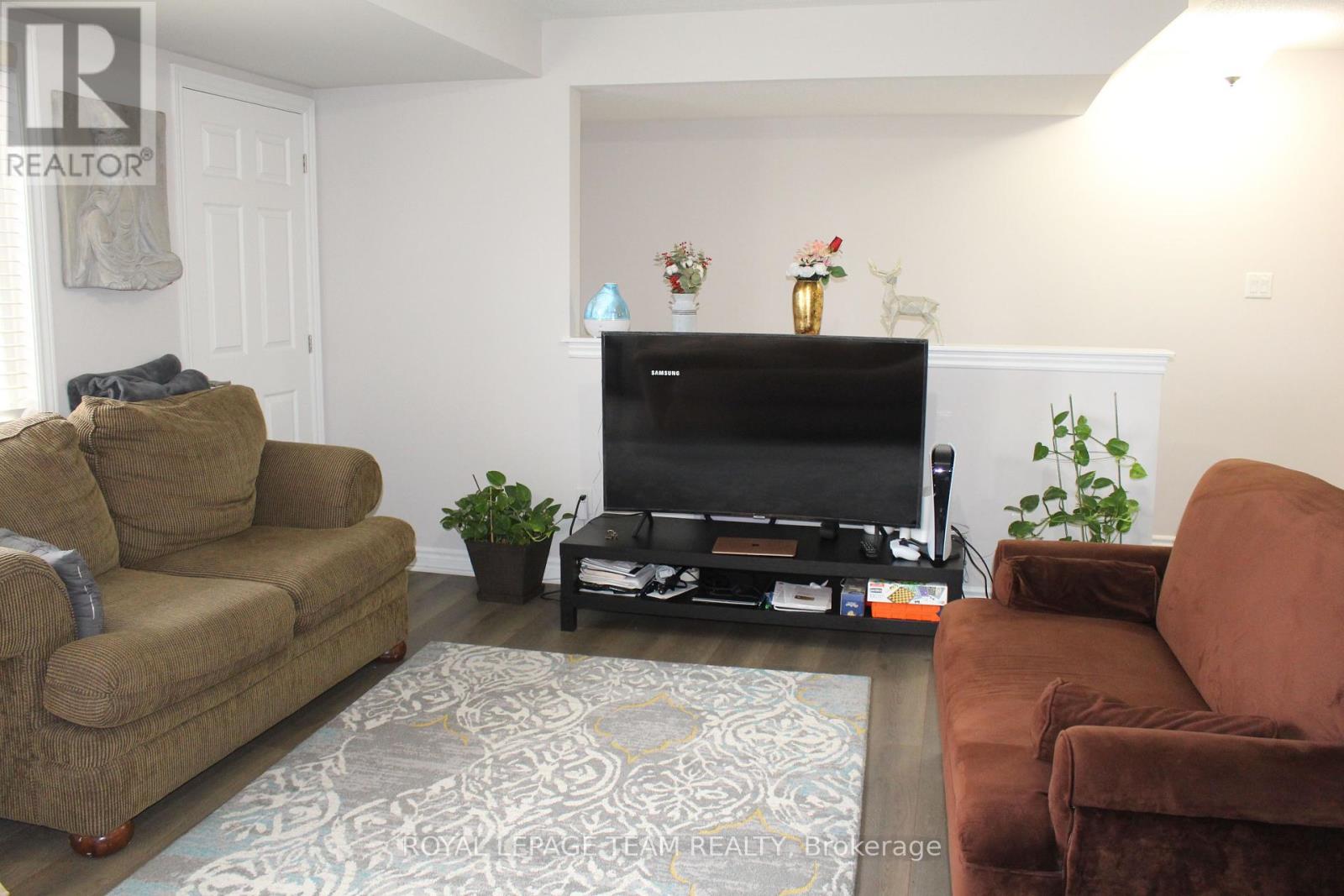 135 Walleye Private, Ottawa, Ontario  K2J 6R2 - Photo 8 - X12466683