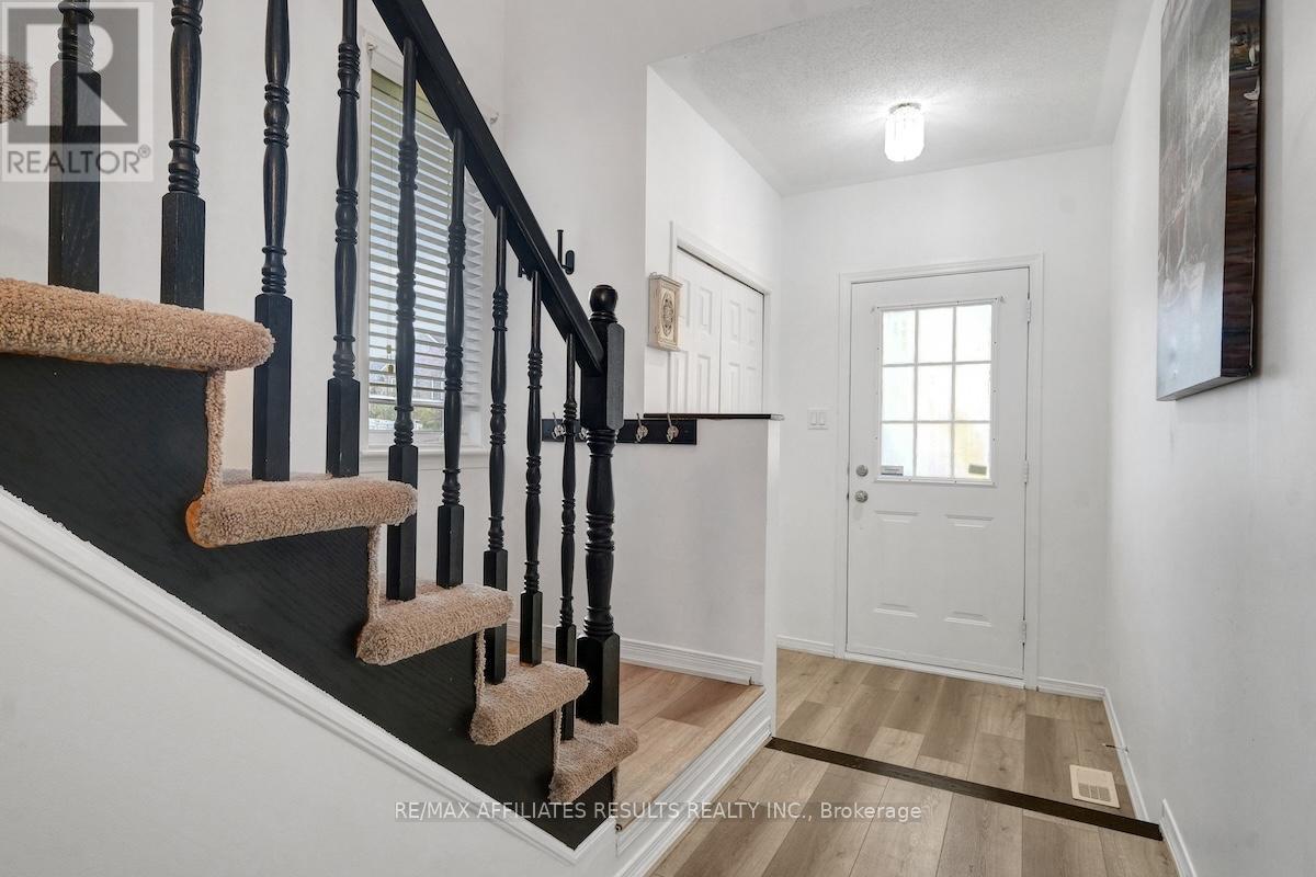 29 Calaveras Avenue, Ottawa, Ontario  K2J 4Z8 - Photo 4 - X12466708