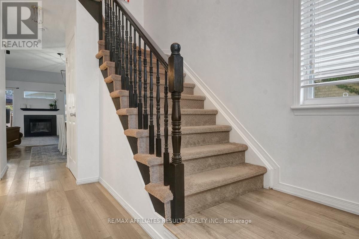 29 Calaveras Avenue, Ottawa, Ontario  K2J 4Z8 - Photo 5 - X12466708