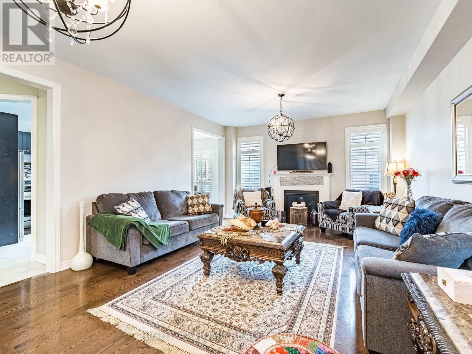 405 Scott Boulevard, Milton, Ontario  L9T 0T1 - Photo 8 - W12451010