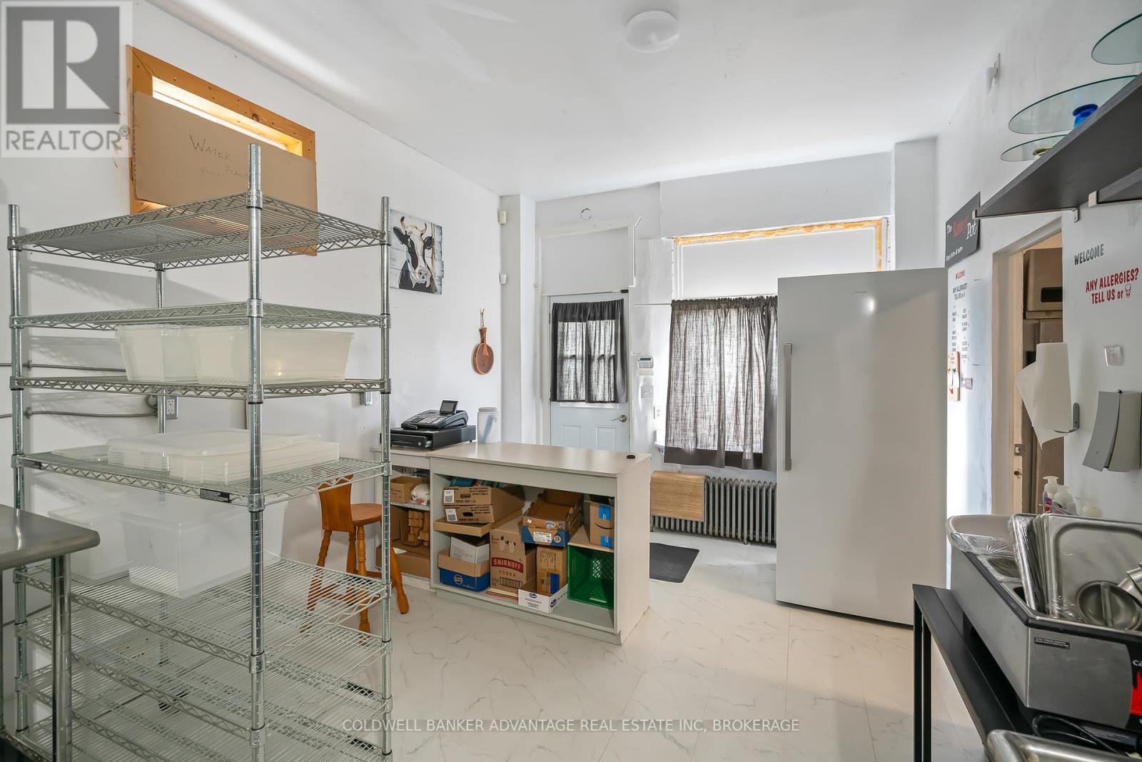 148 Killaly Street E, Port Colborne, Ontario  L3K 1N8 - Photo 11 - X12466607