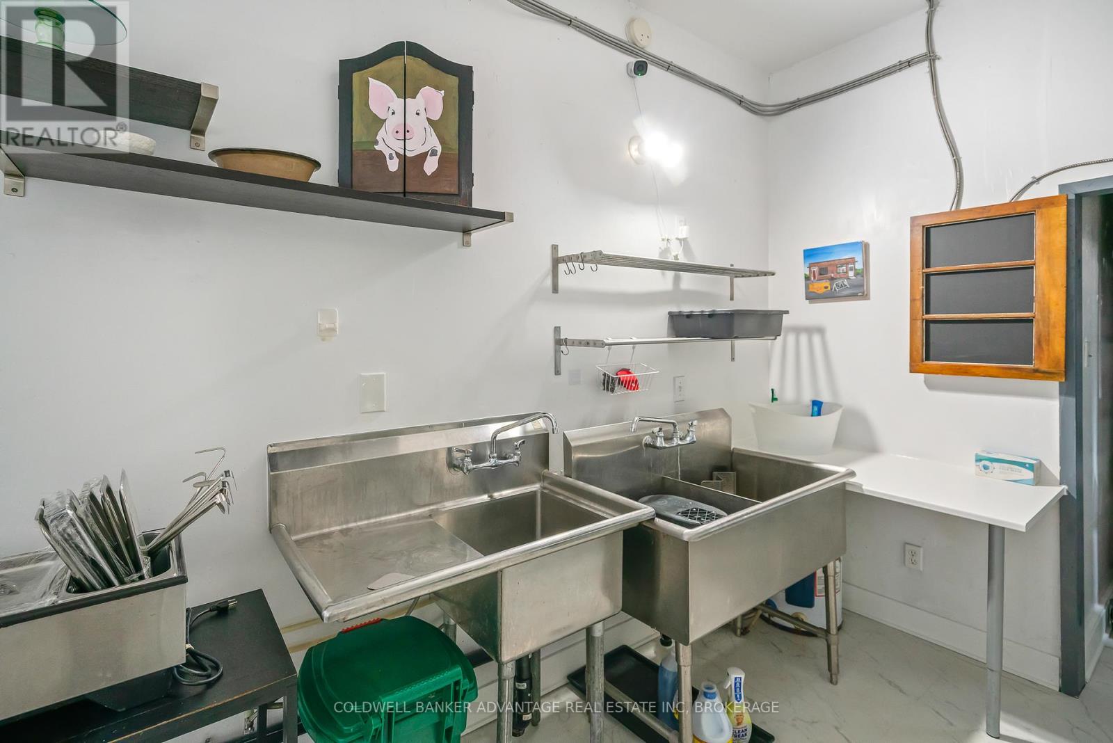 148 Killaly Street E, Port Colborne, Ontario  L3K 1N8 - Photo 13 - X12466607