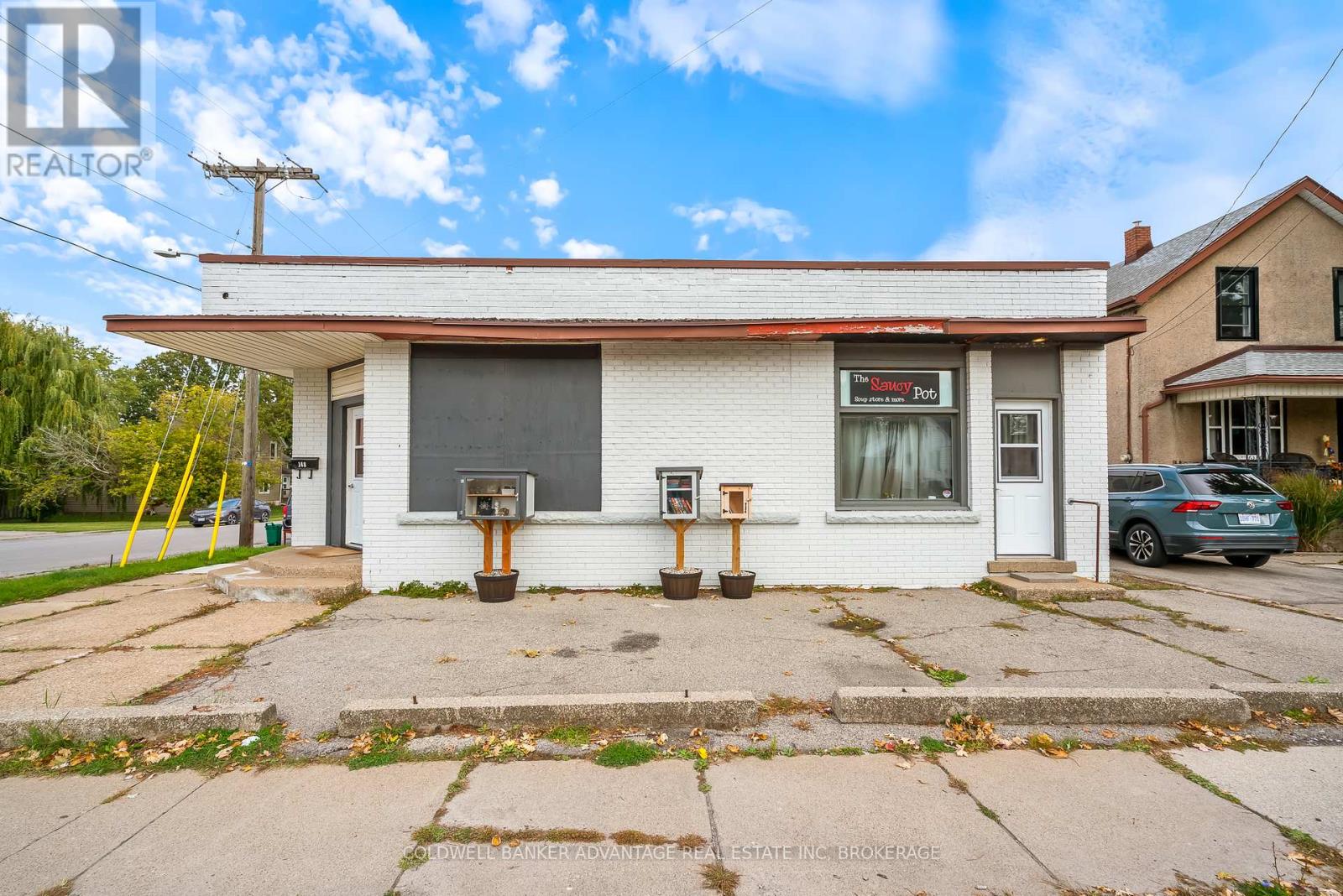 148 Killaly Street E, Port Colborne, Ontario  L3K 1N8 - Photo 2 - X12466607