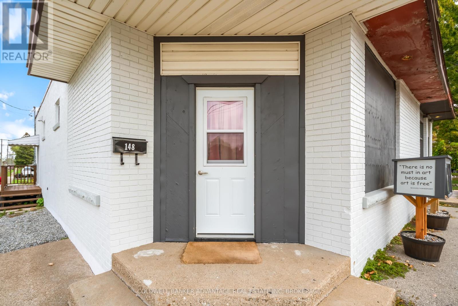 148 Killaly Street E, Port Colborne, Ontario  L3K 1N8 - Photo 3 - X12466607