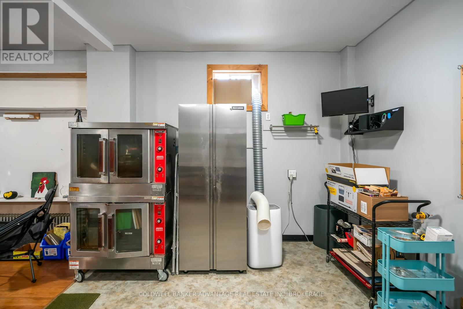 148 Killaly Street E, Port Colborne, Ontario  L3K 1N8 - Photo 9 - X12466607