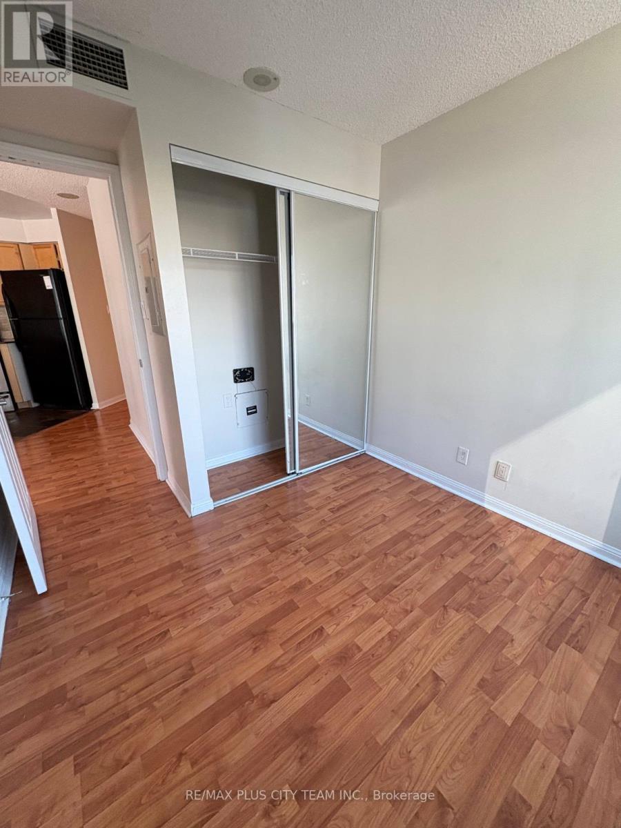 502 - 228 Queens Quay W, Toronto, Ontario  M5J 2X1 - Photo 10 - C12404901