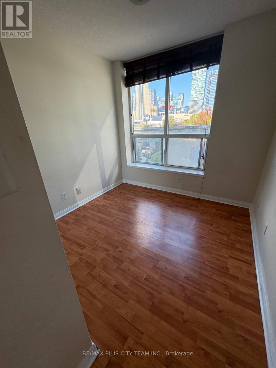 502 - 228 Queens Quay W, Toronto, Ontario  M5J 2X1 - Photo 9 - C12404901