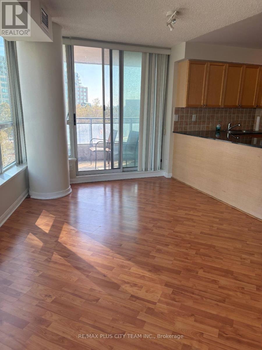 502 - 228 Queens Quay W, Toronto, Ontario  M5J 2X1 - Photo 5 - C12404901