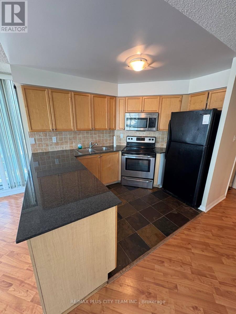 502 - 228 Queens Quay W, Toronto, Ontario  M5J 2X1 - Photo 8 - C12404901