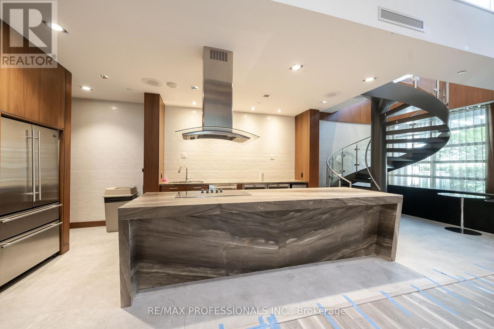 610 - 205 Sherway Gardens Road, Toronto, Ontario  M9C 0A5 - Photo 35 - W12466496