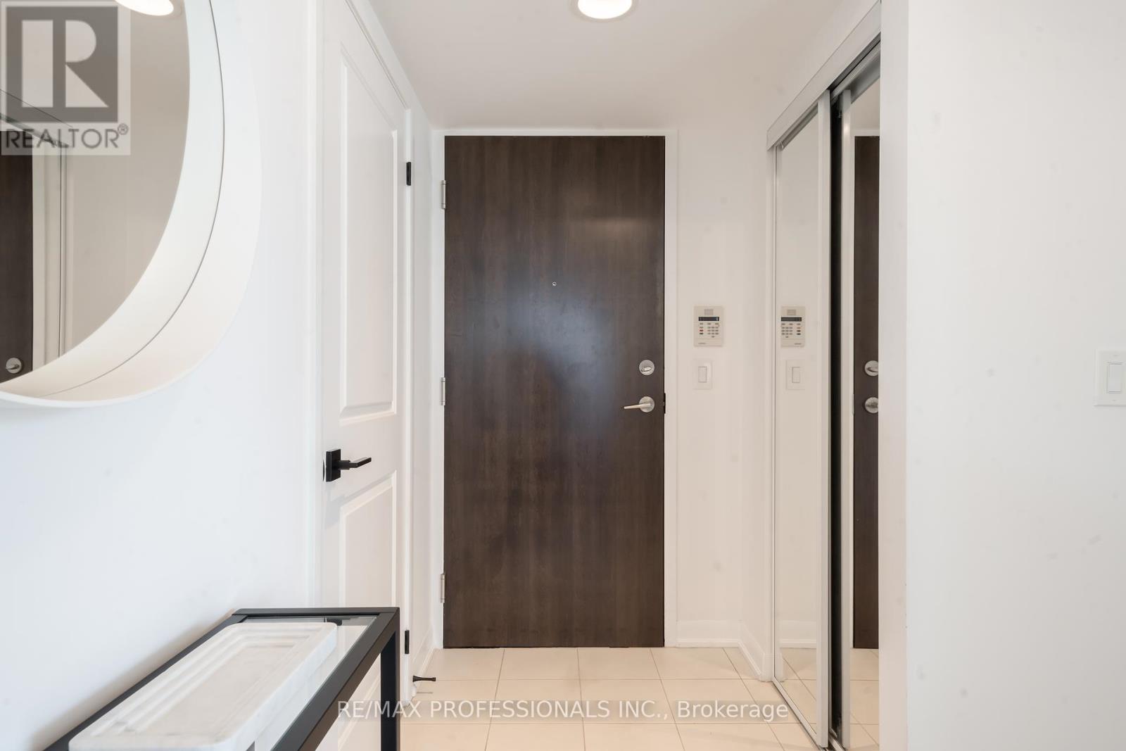 610 - 205 Sherway Gardens Road, Toronto, Ontario  M9C 0A5 - Photo 5 - W12466496