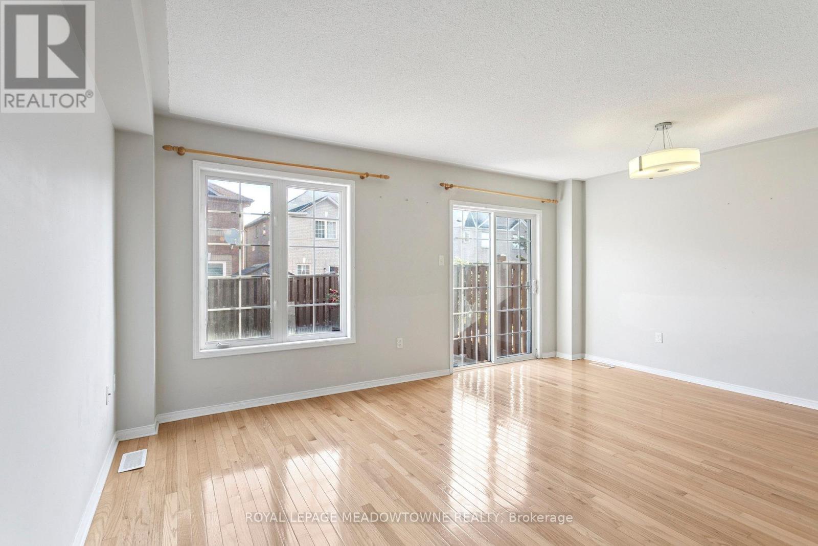 Upper - 132 Crystalview Crescent, Brampton, Ontario  L6P 2R8 - Photo 15 - W12466497