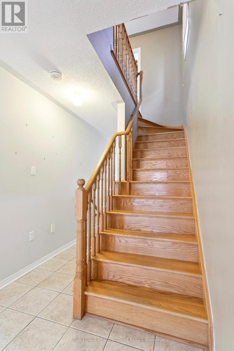 Upper - 132 Crystalview Crescent, Brampton, Ontario  L6P 2R8 - Photo 22 - W12466497