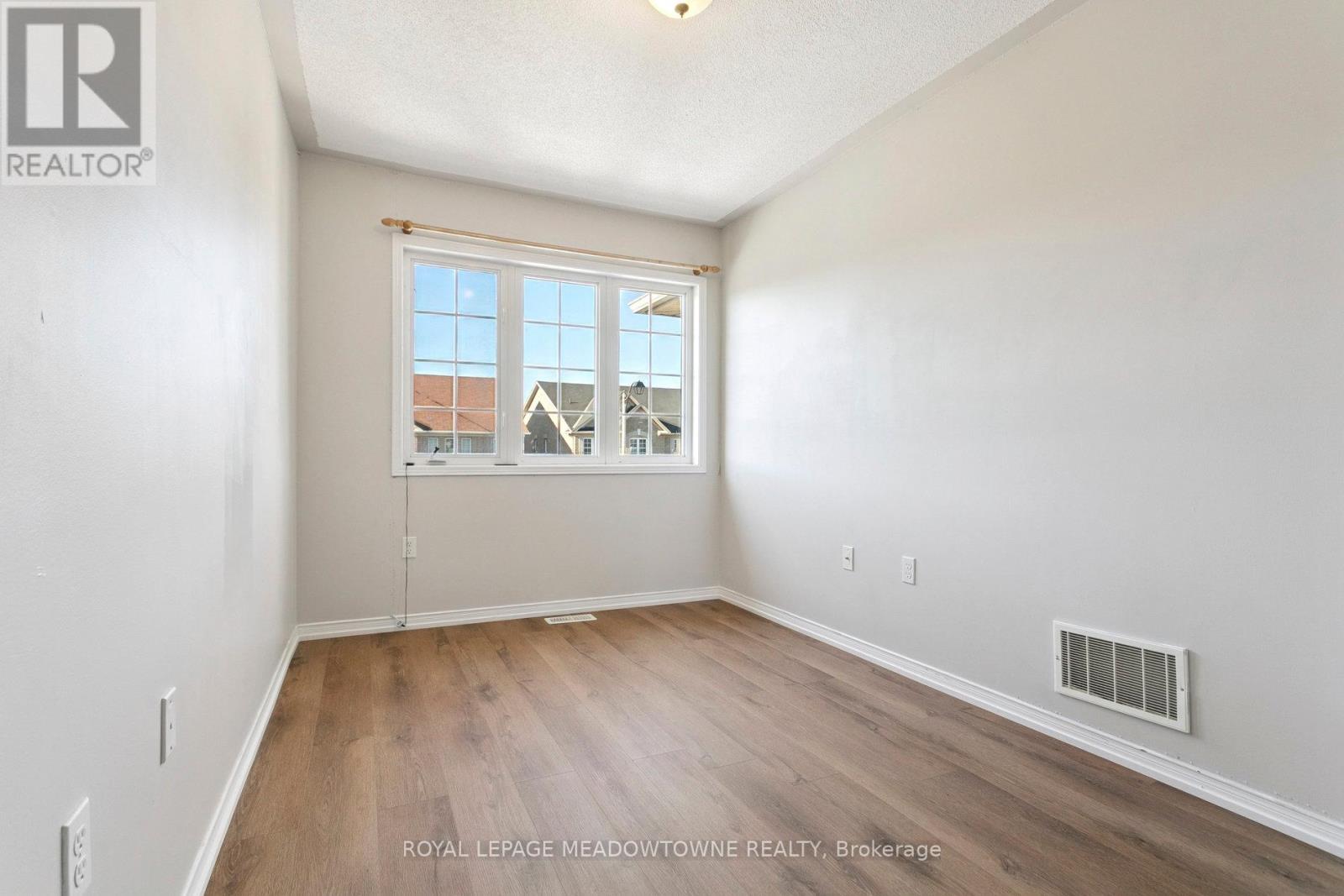 Upper - 132 Crystalview Crescent, Brampton, Ontario  L6P 2R8 - Photo 26 - W12466497