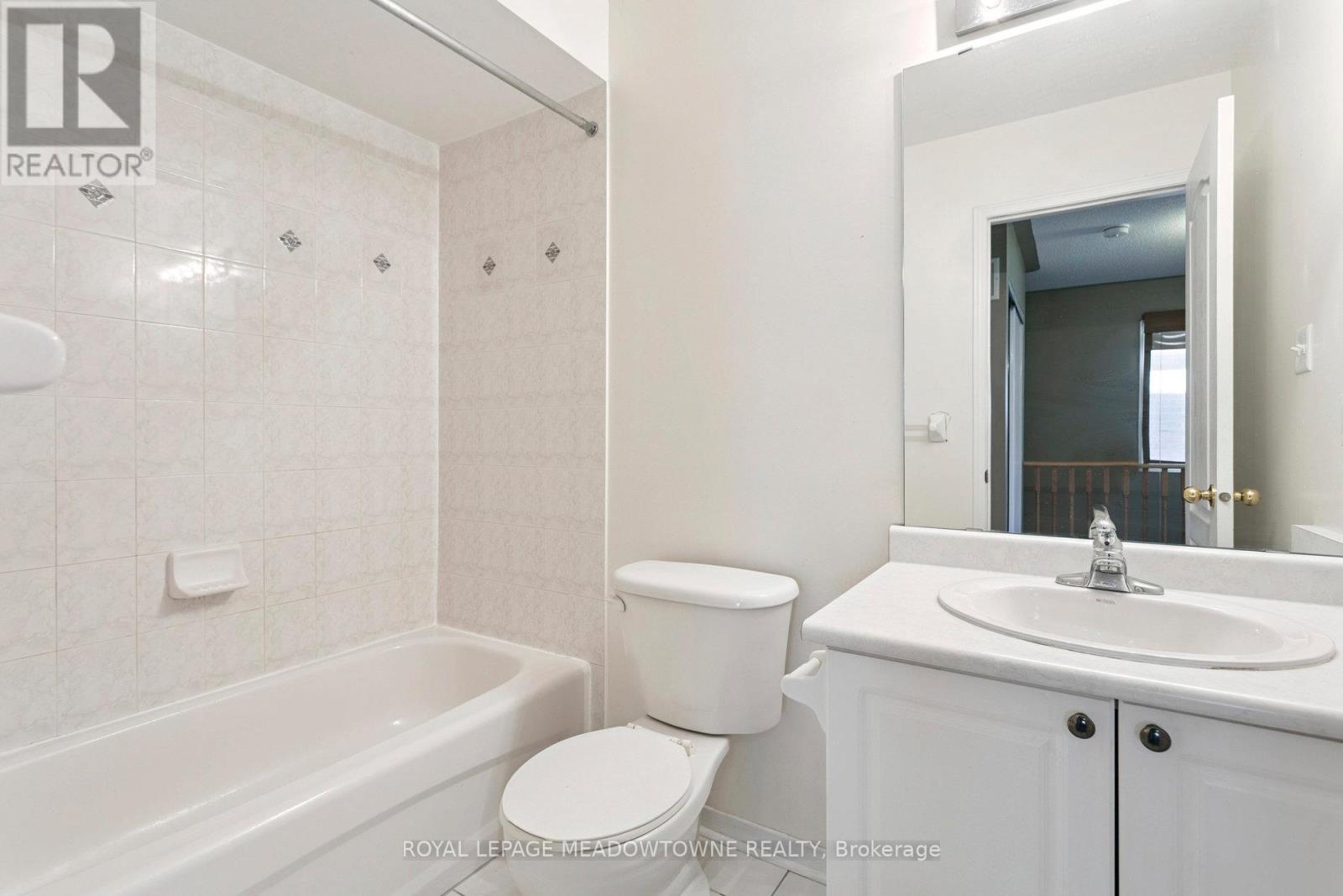 Upper - 132 Crystalview Crescent, Brampton, Ontario  L6P 2R8 - Photo 34 - W12466497