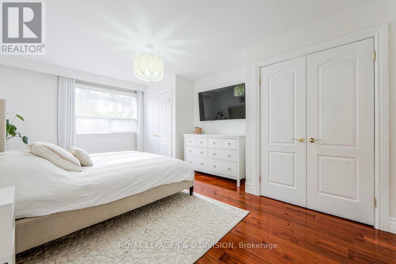 1432 Goldmar Drive, Mississauga, Ontario  L4X 1N5 - Photo 24 - W12466498
