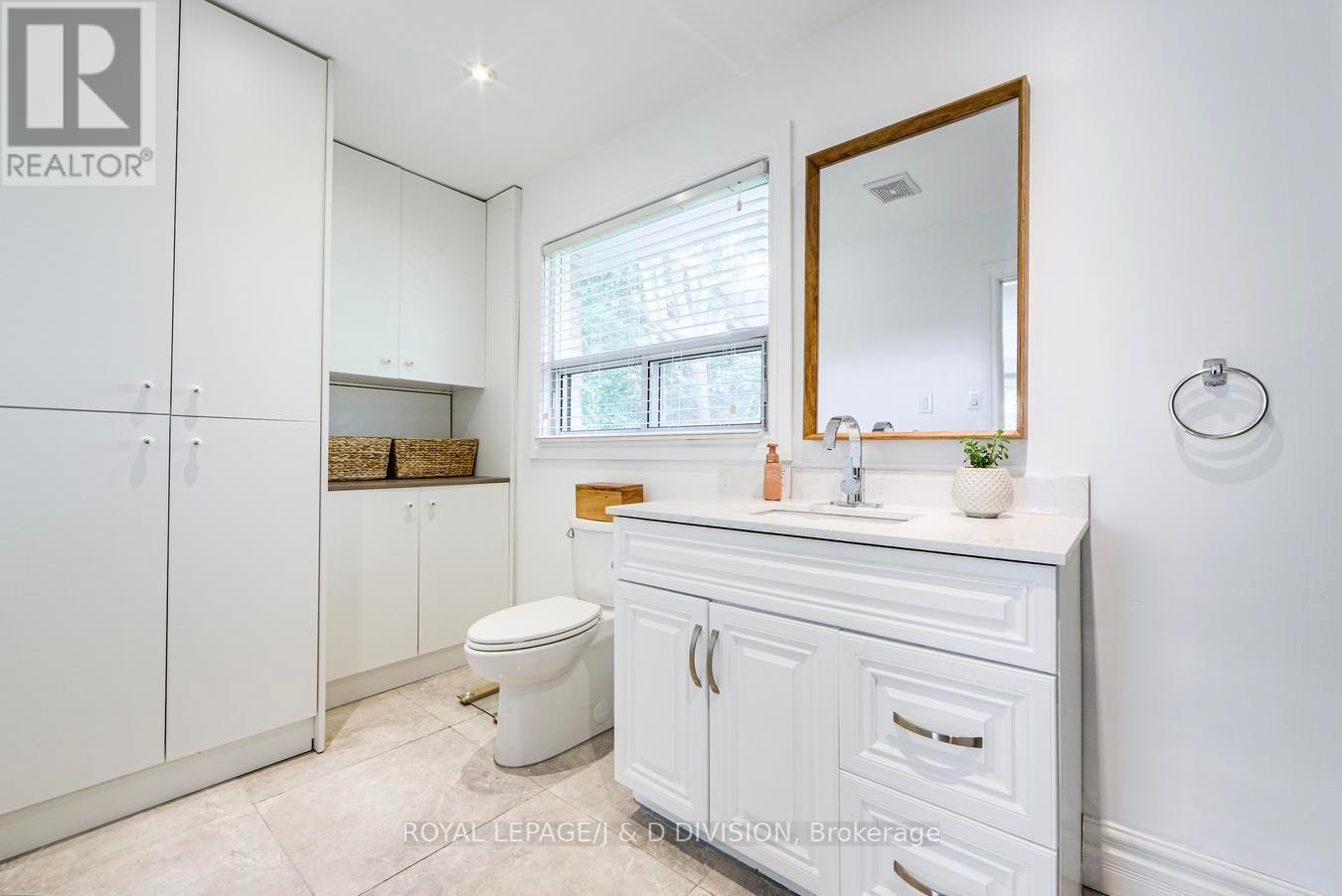 1432 Goldmar Drive, Mississauga, Ontario  L4X 1N5 - Photo 28 - W12466498
