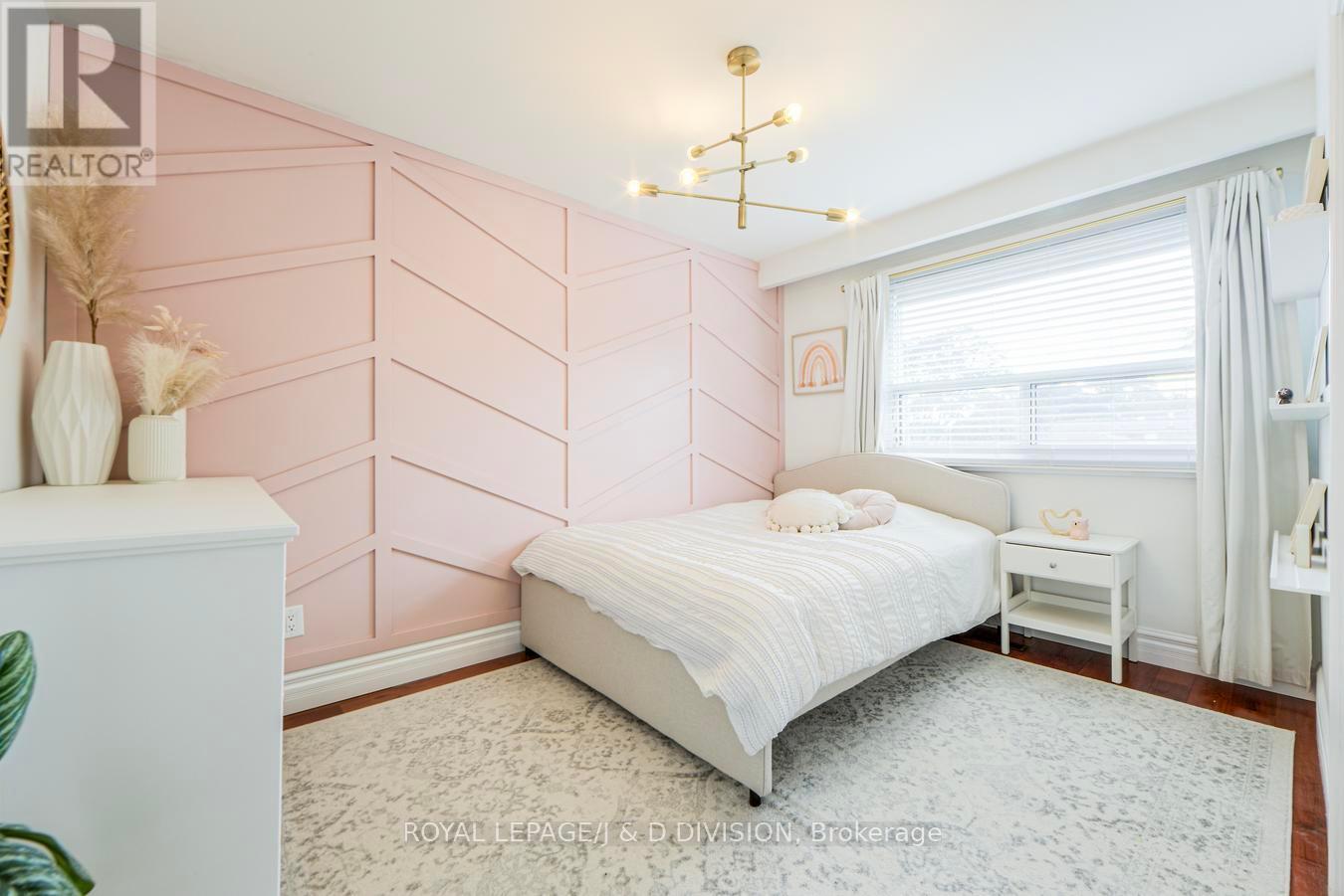 1432 Goldmar Drive, Mississauga, Ontario  L4X 1N5 - Photo 30 - W12466498