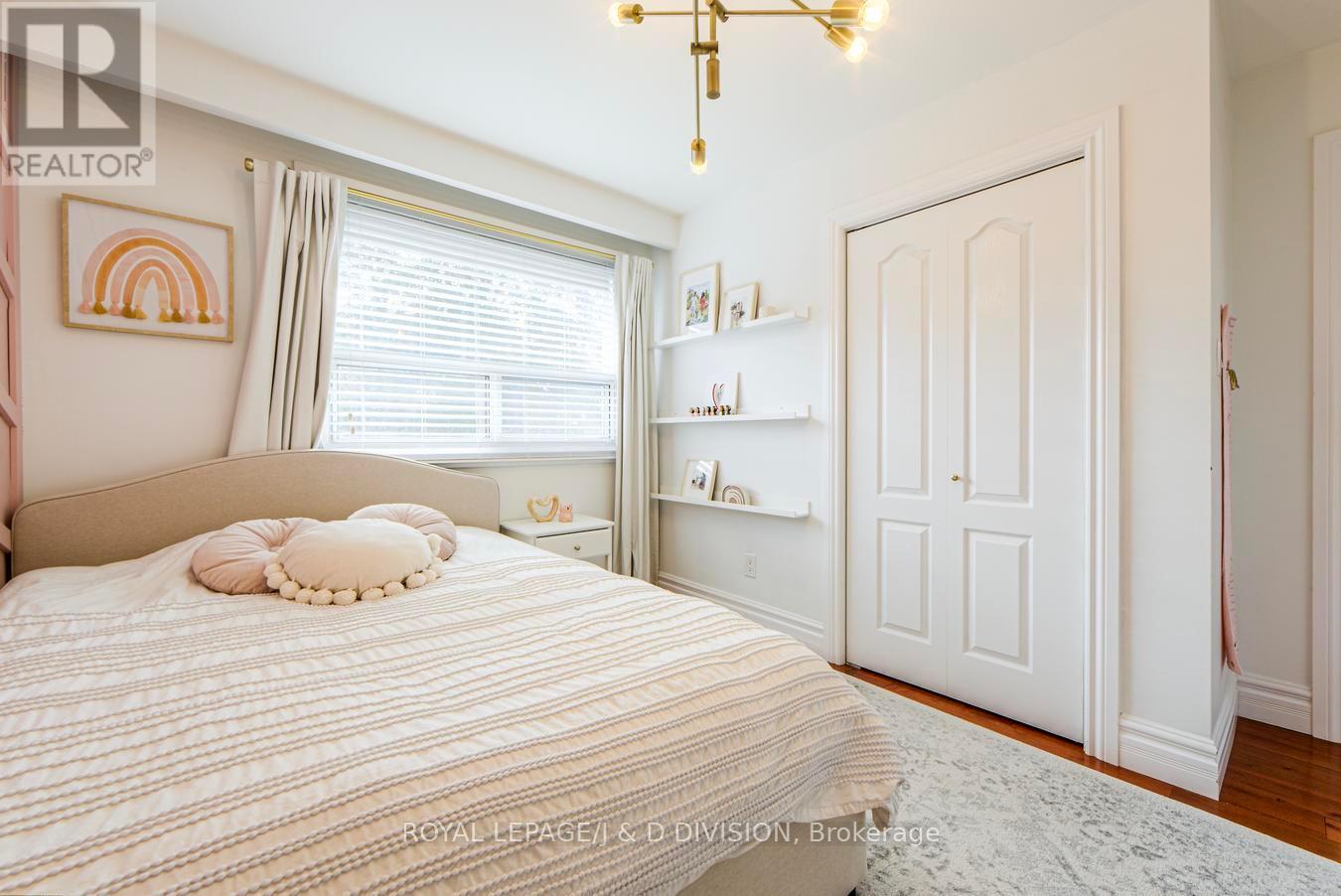1432 Goldmar Drive, Mississauga, Ontario  L4X 1N5 - Photo 31 - W12466498