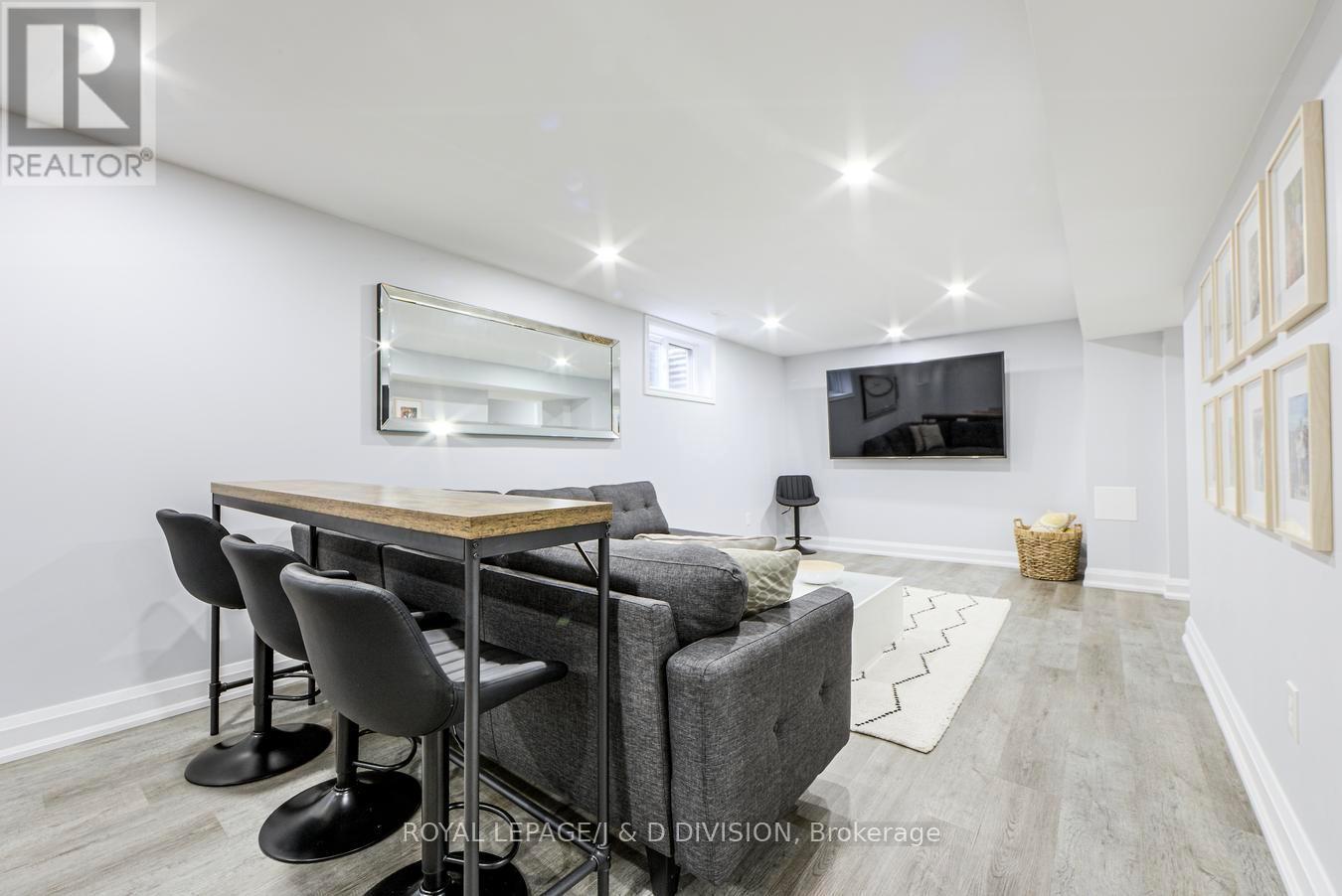 1432 Goldmar Drive, Mississauga, Ontario  L4X 1N5 - Photo 38 - W12466498