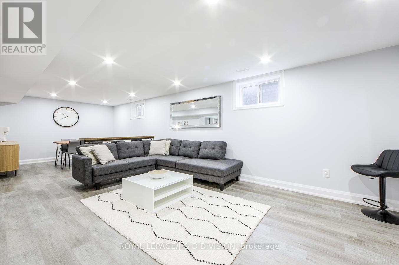 1432 Goldmar Drive, Mississauga, Ontario  L4X 1N5 - Photo 39 - W12466498