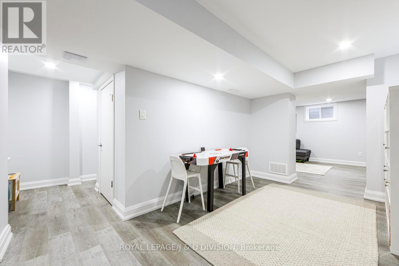 1432 Goldmar Drive, Mississauga, Ontario  L4X 1N5 - Photo 42 - W12466498