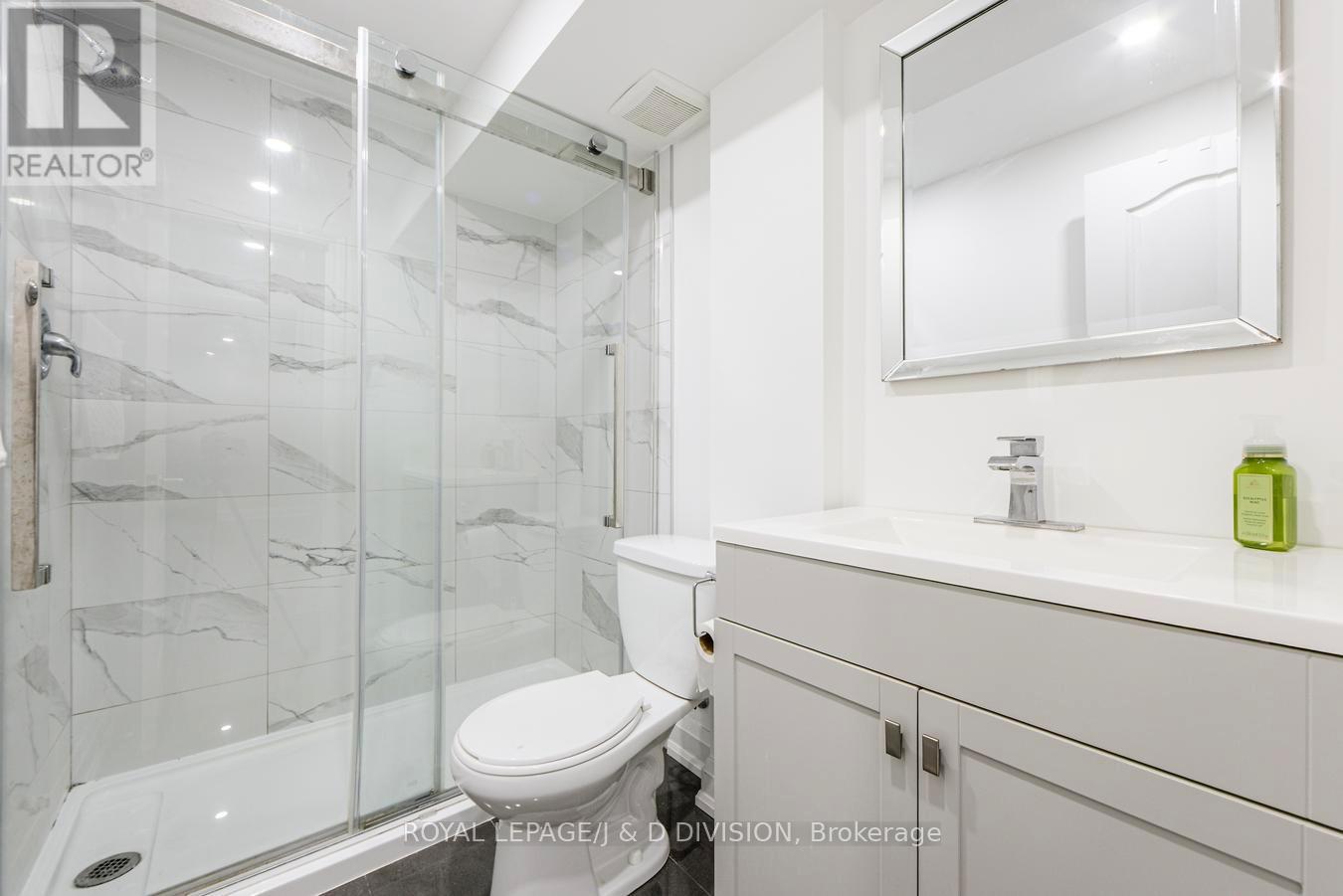 1432 Goldmar Drive, Mississauga, Ontario  L4X 1N5 - Photo 43 - W12466498