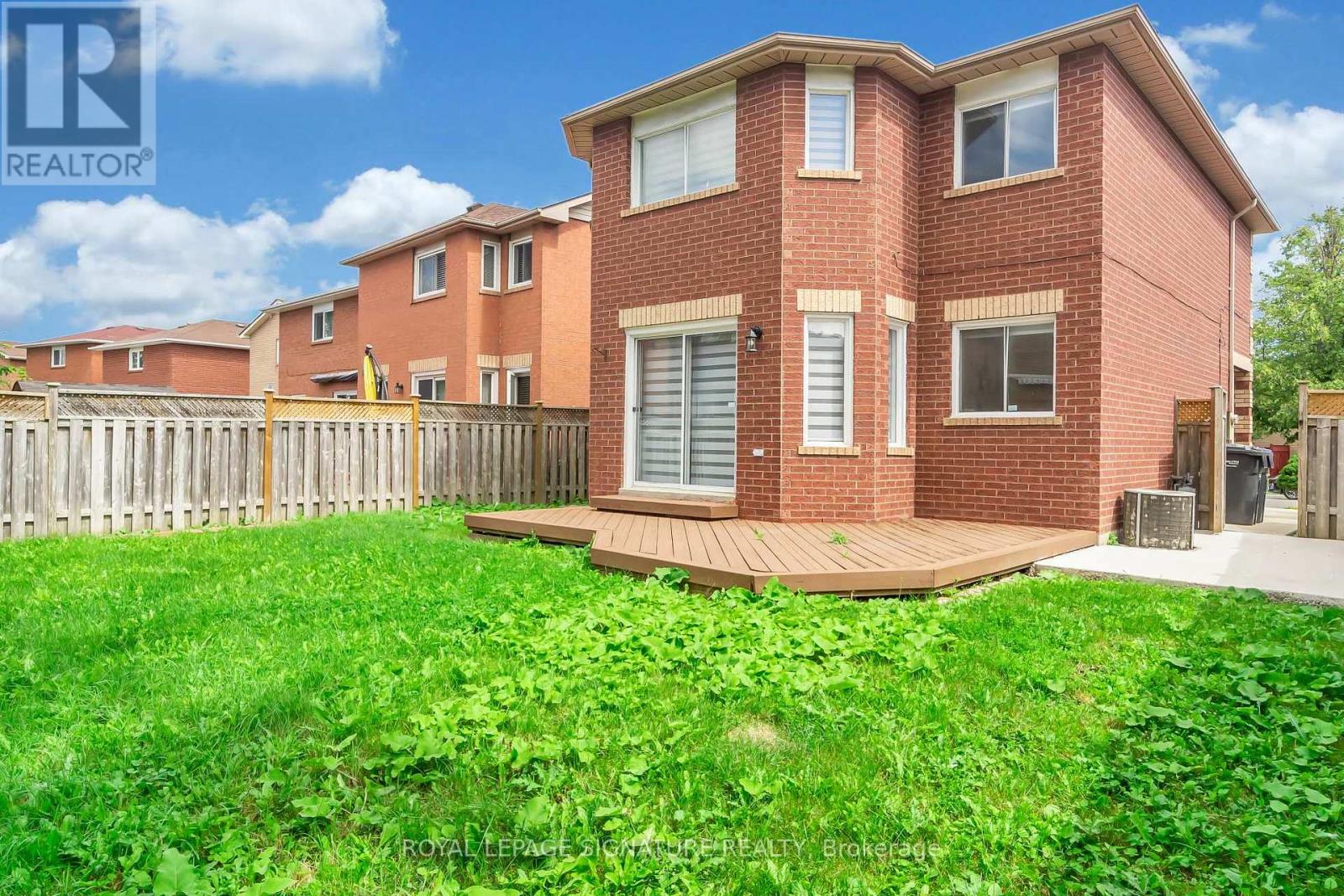 Upper - 23 Valonia Drive, Brampton, Ontario  L6V 4J2 - Photo 14 - W12466544