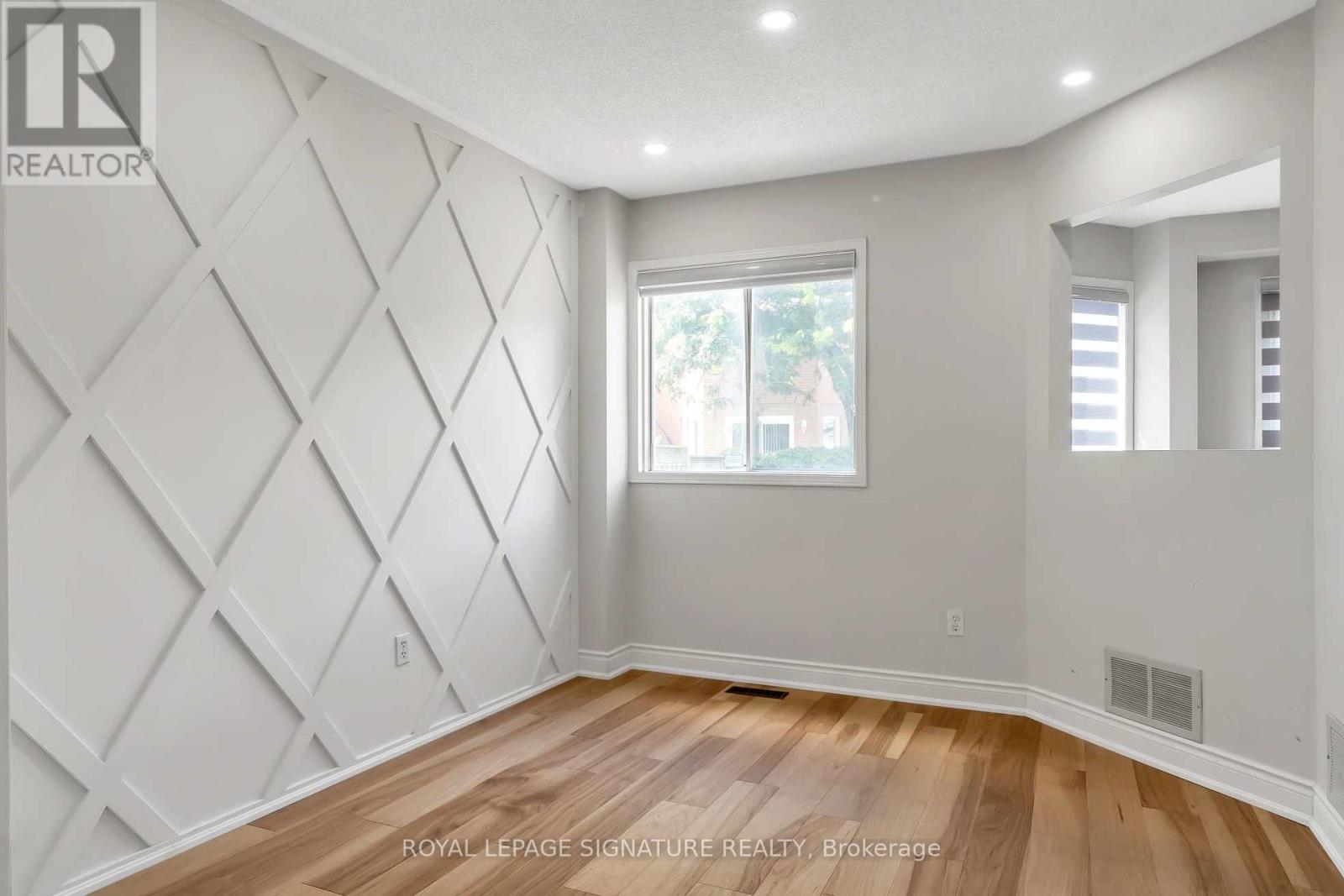 Upper - 23 Valonia Drive, Brampton, Ontario  L6V 4J2 - Photo 5 - W12466544