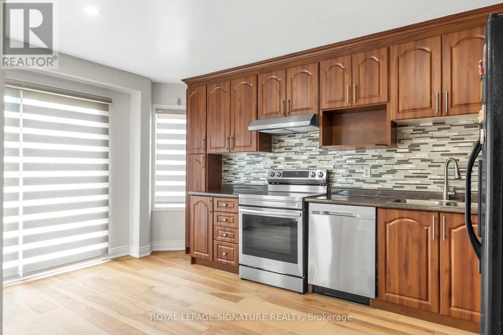 Upper - 23 Valonia Drive, Brampton, Ontario  L6V 4J2 - Photo 7 - W12466544