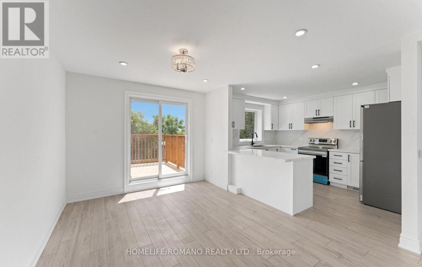 37 Donofree Road, Toronto, Ontario  M6L 2P4 - Photo 11 - W12466556
