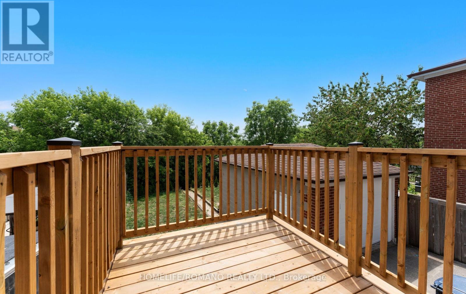 37 Donofree Road, Toronto, Ontario  M6L 2P4 - Photo 15 - W12466556