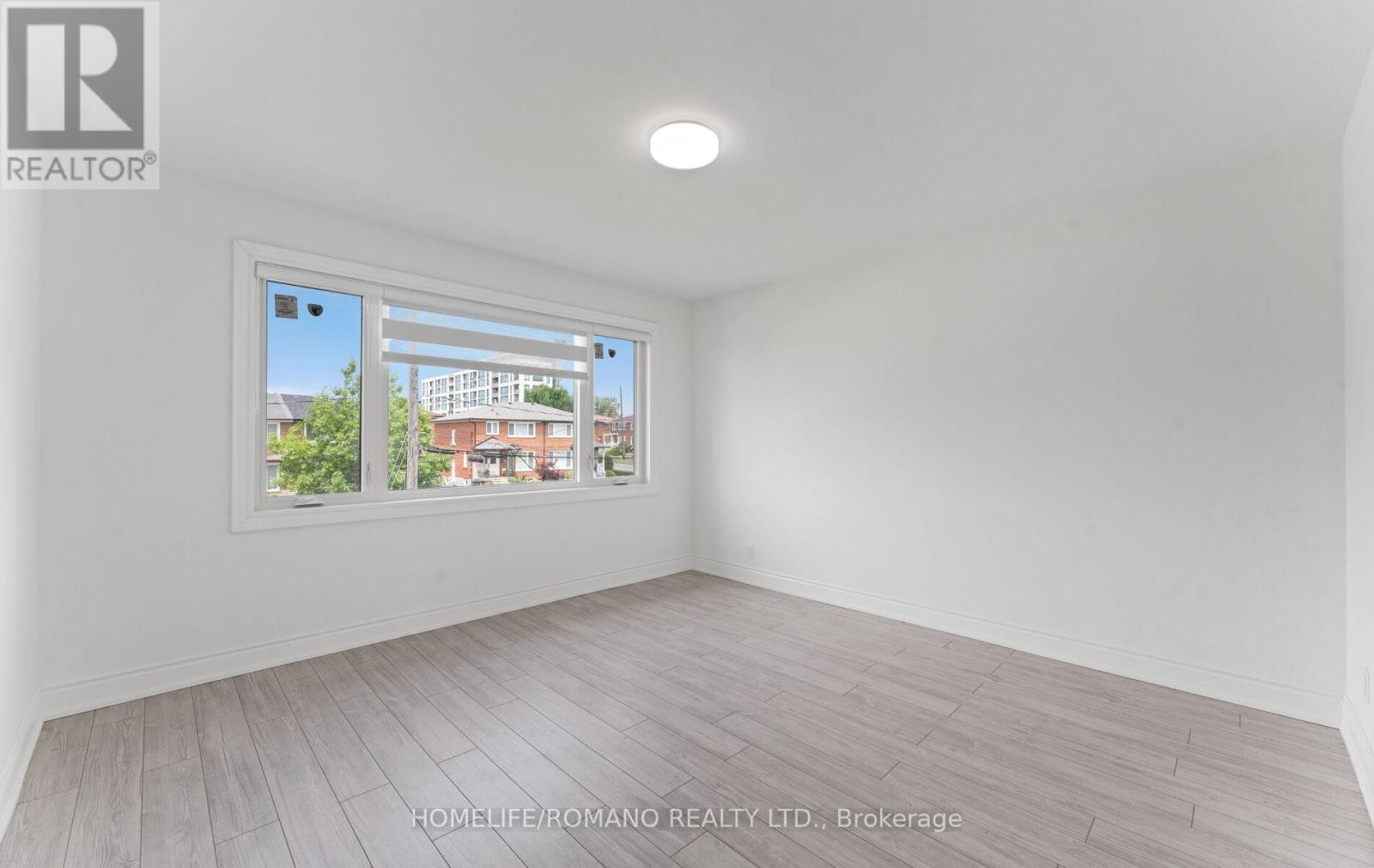 37 Donofree Road, Toronto, Ontario  M6L 2P4 - Photo 17 - W12466556